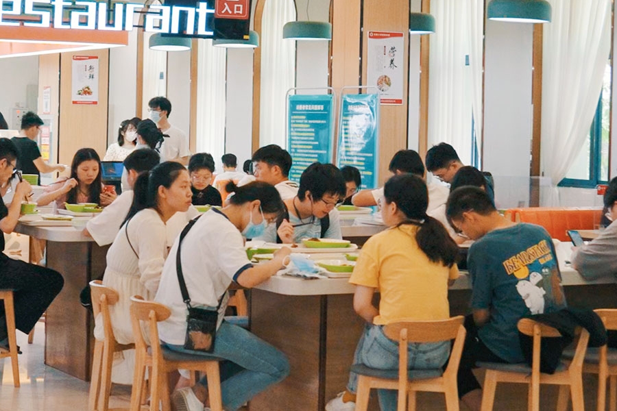 校园食堂